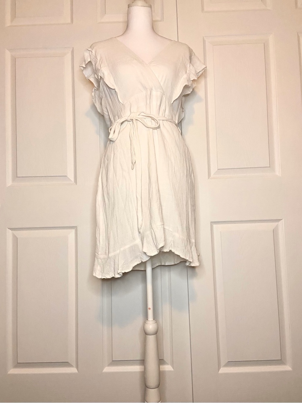 Mod on Trend White Wrap Tie Mini Dress